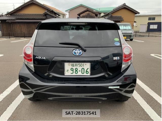 Toyota AQUA 2014-08 7391363-1