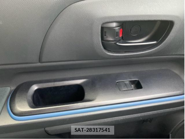 Toyota AQUA 2014-08 7391363-6