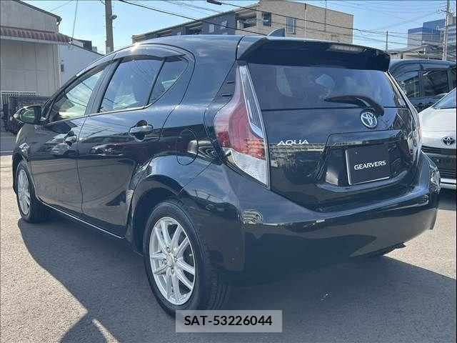 Toyota AQUA 2015-12 7391351-9