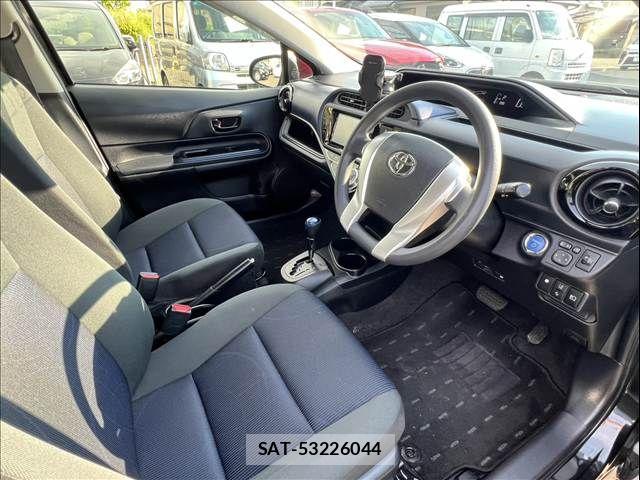 Toyota AQUA 2015-12 7391351-12