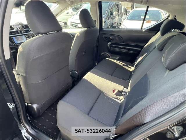 Toyota AQUA 2015-12 7391351-15