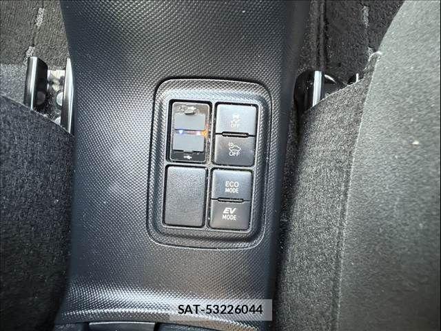 Toyota AQUA 2015-12 7391351-21