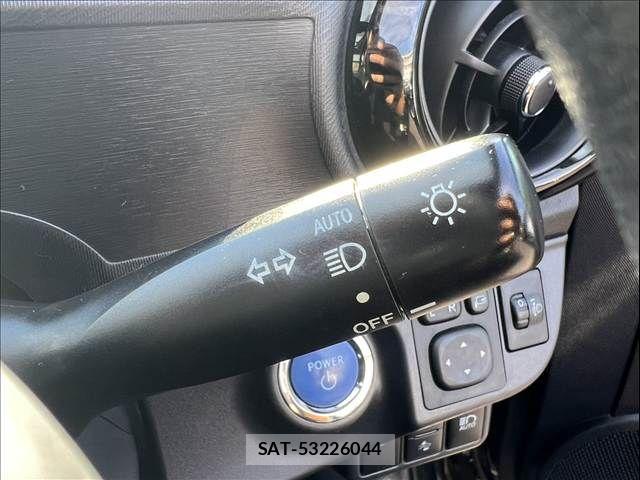 Toyota AQUA 2015-12 7391351-23