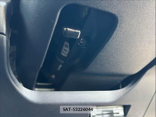 Toyota AQUA 2015-12 7391351-26