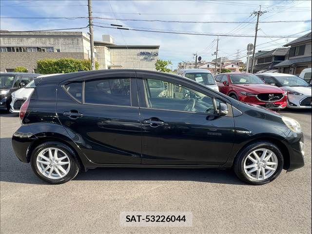 Toyota AQUA 2015-12 7391351-5
