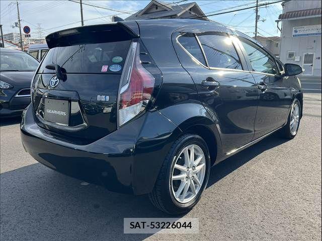 Toyota AQUA 2015-12 7391351-7