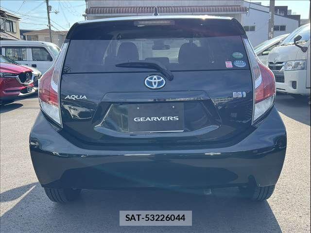 Toyota AQUA 2015-12 7391351-8