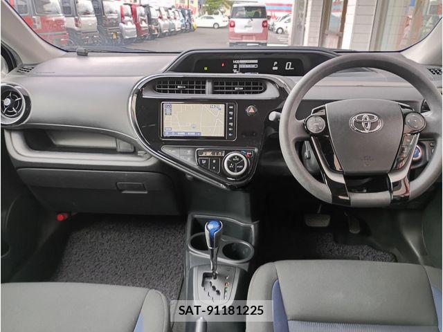 Toyota AQUA 2021-05 7391323-1