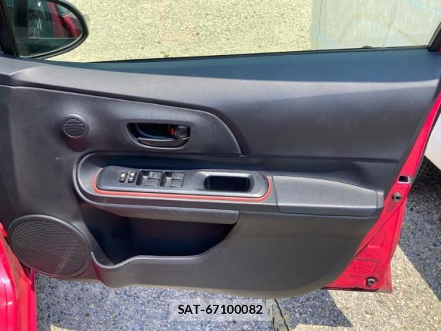 Toyota AQUA 2015-10 7452924-14