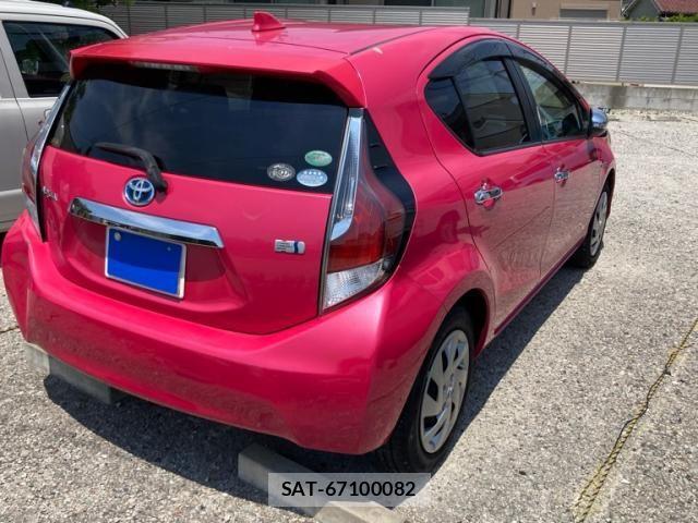Toyota AQUA 2015-10 7452924-5