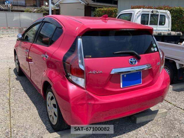Toyota AQUA 2015-10 7452924-6