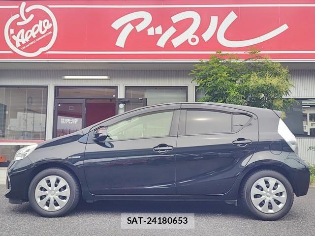 Toyota AQUA 2014-11 7452908-9