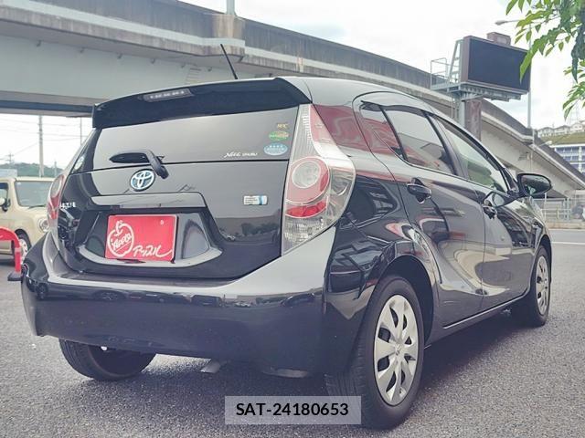 Toyota AQUA 2014-11 7452908-5