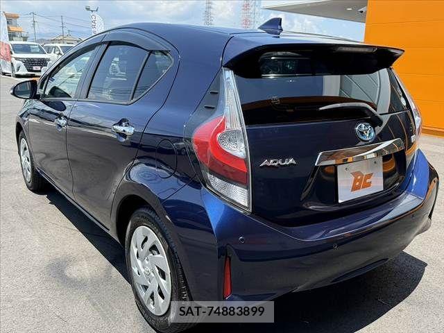 Toyota AQUA 2018-10 7452870-12