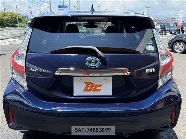 Toyota AQUA 2018-10 7452870-13