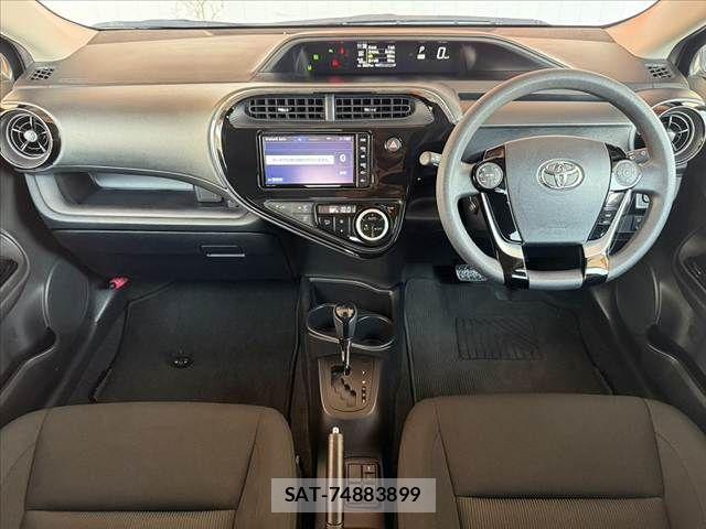 Toyota AQUA 2018-10 7452870-1