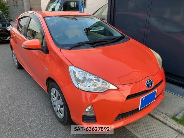 Toyota AQUA 2012-06 7452928-0