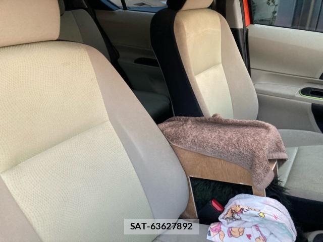 Toyota AQUA 2012-06 7452928-10