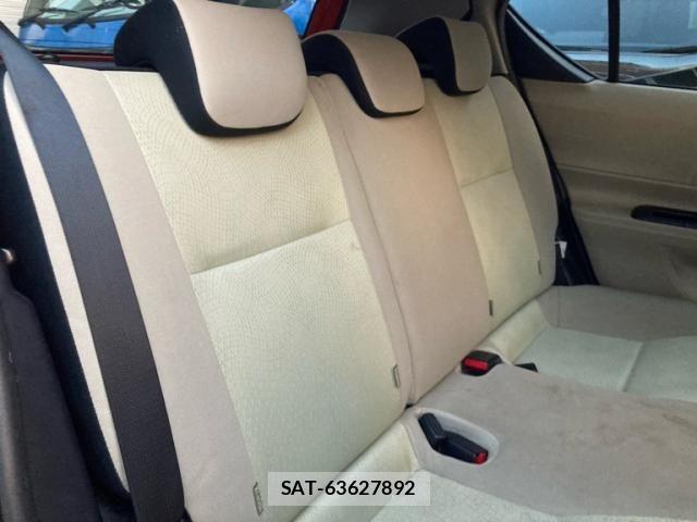 Toyota AQUA 2012-06 7452928-11