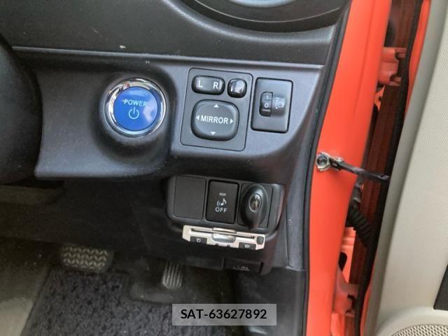 Toyota AQUA 2012-06 7452928-15