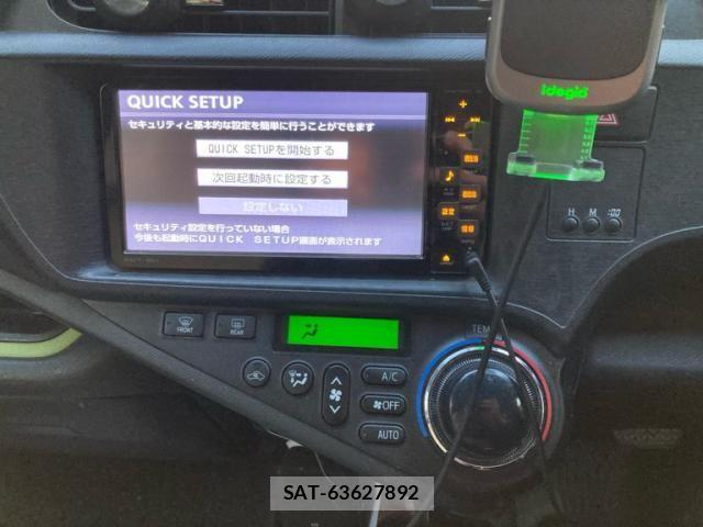 Toyota AQUA 2012-06 7452928-17