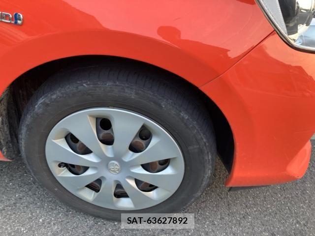 Toyota AQUA 2012-06 7452928-7