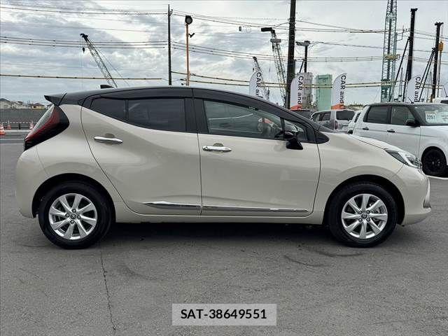 Toyota AQUA 2025-03 7452826-11
