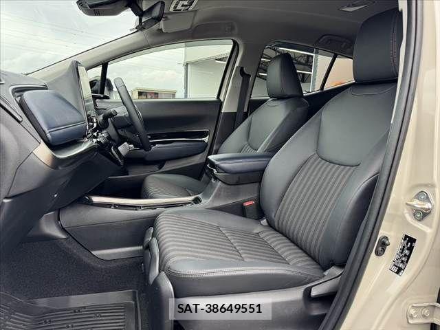 Toyota AQUA 2025-03 7452826-16