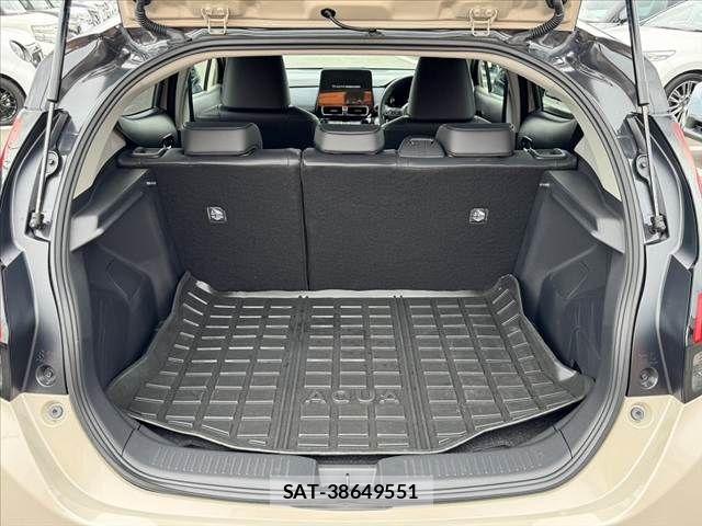 Toyota AQUA 2025-03 7452826-18