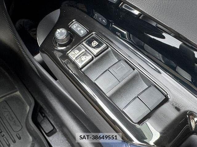 Toyota AQUA 2025-03 7452826-25