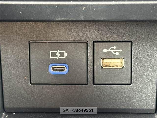 Toyota AQUA 2025-03 7452826-29
