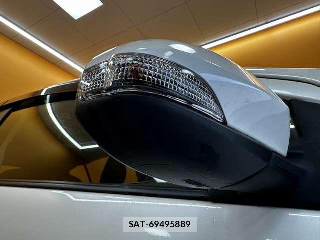 Toyota AQUA 2018-09 7452856-11
