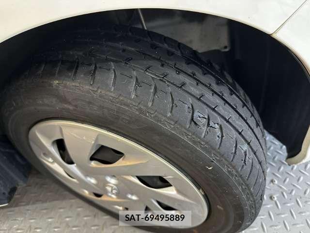 Toyota AQUA 2018-09 7452856-13