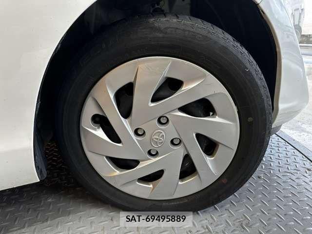 Toyota AQUA 2018-09 7452856-14