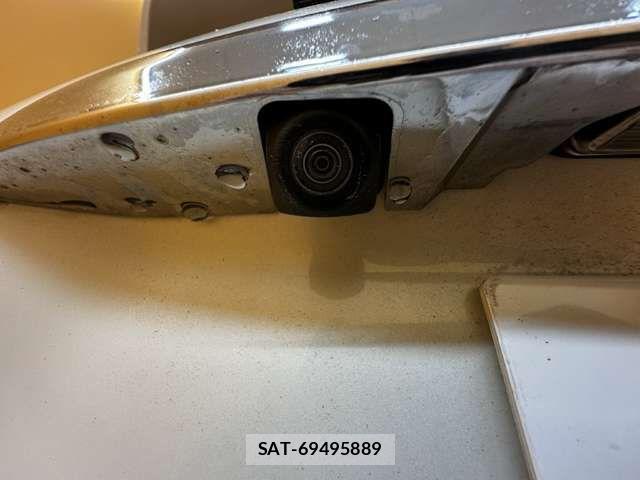 Toyota AQUA 2018-09 7452856-17