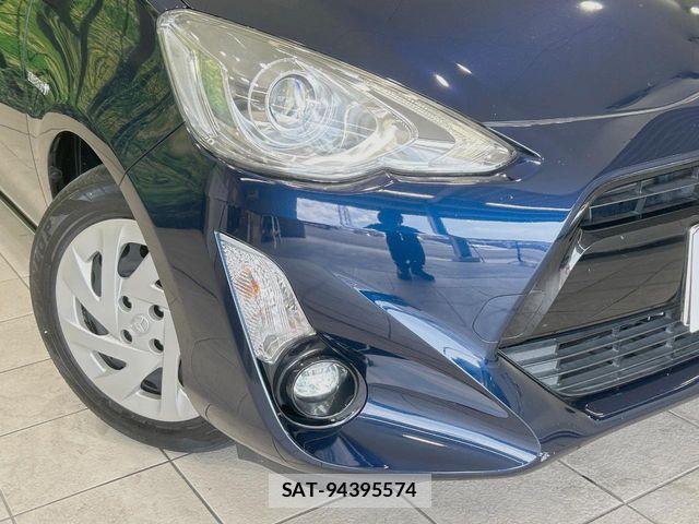 Toyota AQUA 2017-03 7452865-11