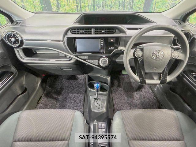 Toyota AQUA 2017-03 7452865-1