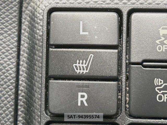 Toyota AQUA 2017-03 7452865-6