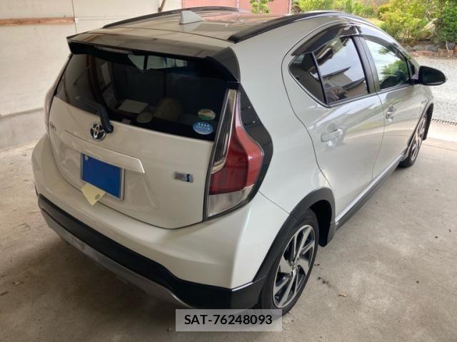Toyota AQUA 2016-02 7452904-4