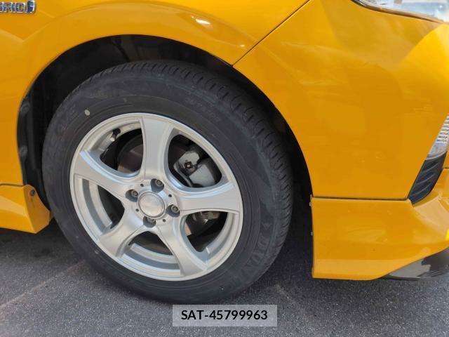 Toyota AQUA 2013-08 7452911-8