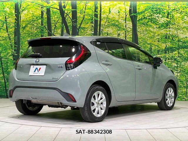 Toyota AQUA 2021-12 7452828-17
