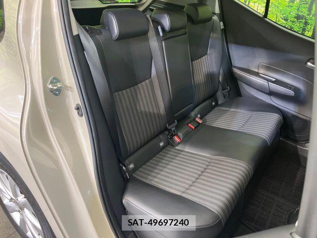 Toyota AQUA 2022-03 7452830-8