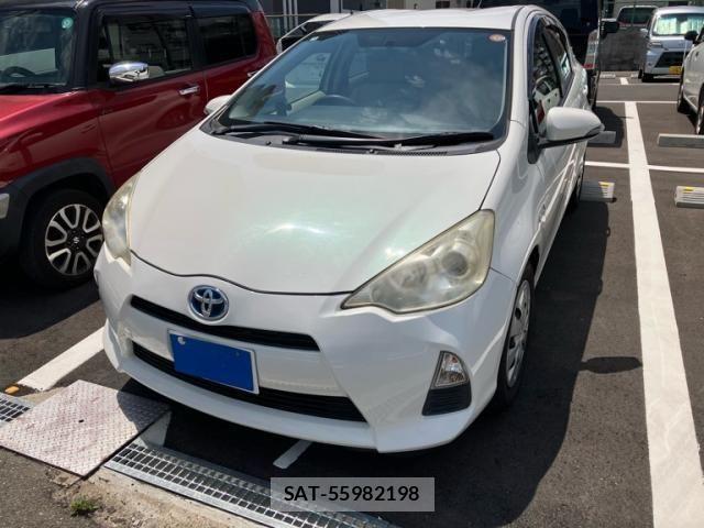 Toyota AQUA 2012-03 7452914-0