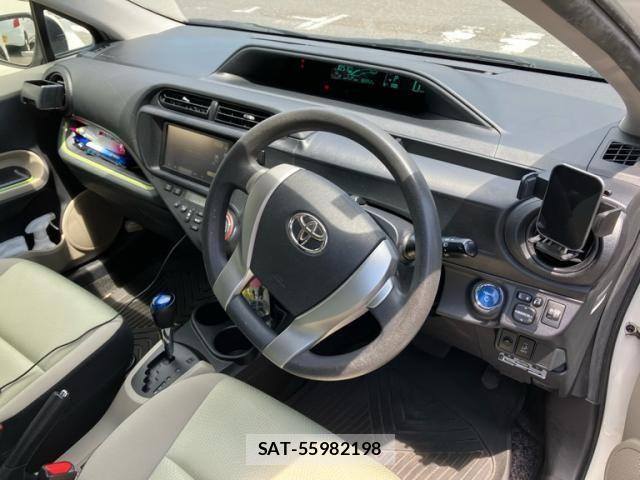 Toyota AQUA 2012-03 7452914-9