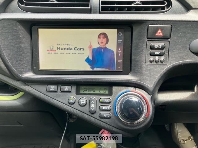 Toyota AQUA 2012-03 7452914-17
