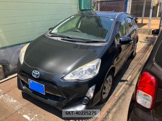 Toyota AQUA 2015-04 7452920-1