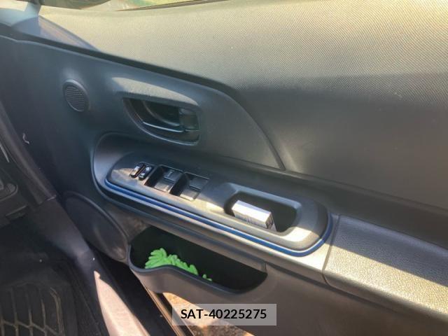 Toyota AQUA 2015-04 7452920-8