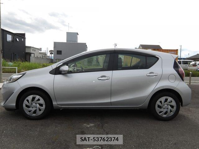 Toyota AQUA 2021-04 7452853-28