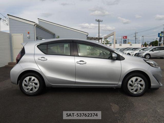 Toyota AQUA 2021-04 7452853-29