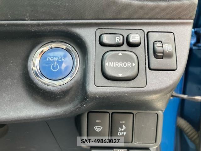 Toyota AQUA 2012-11 7452918-14